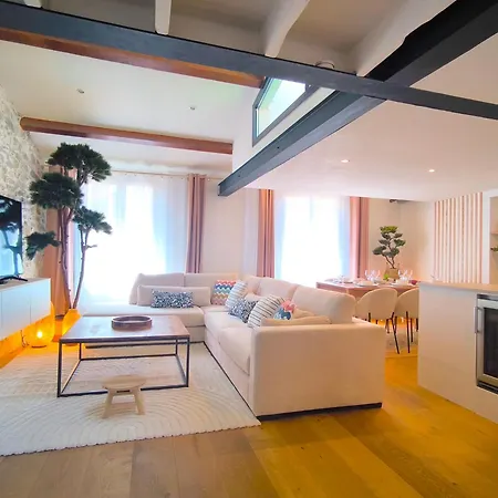 Tropezia- Standing T4 Terrasse Et Parking * カシ